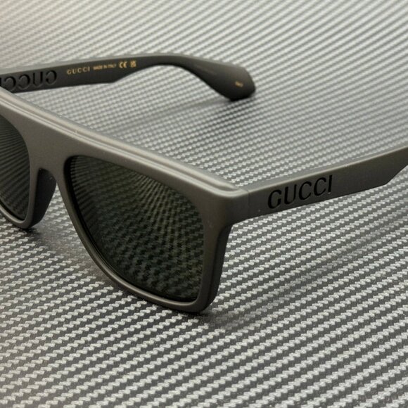 GUCCI Matte Black Grey Men's Extra Large 57 mm Sunglasses - Picture 1 of 5